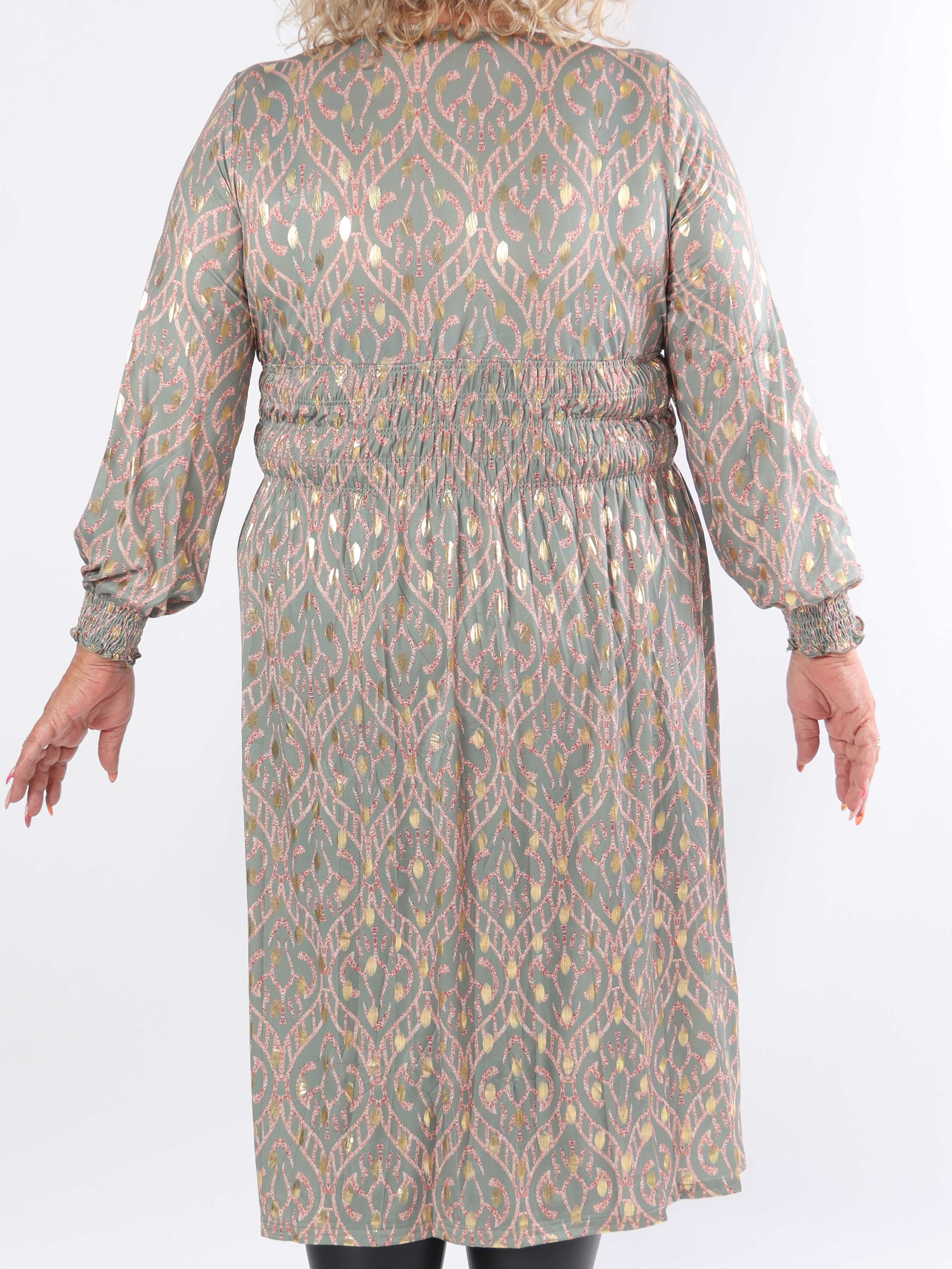 Pams Boho Midi L/S - Elastisk plus size kjole i krølfrit stof